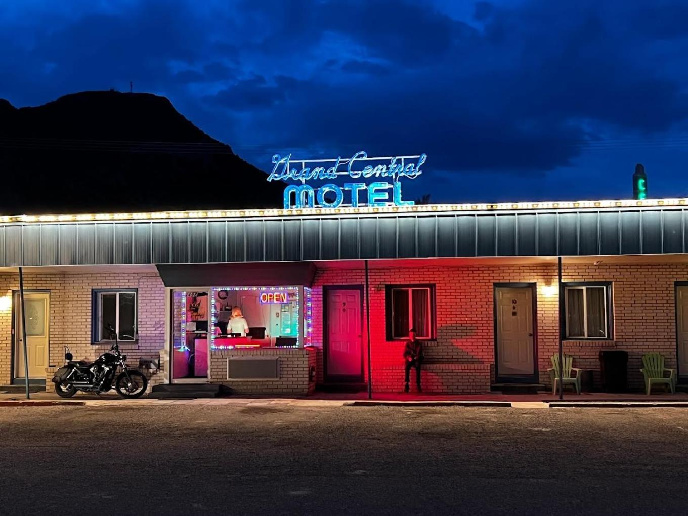 Grand Central Motel Ийли Екстериор снимка